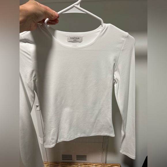 Aritzia Contour Long Sleeve - Picture 2 of 4